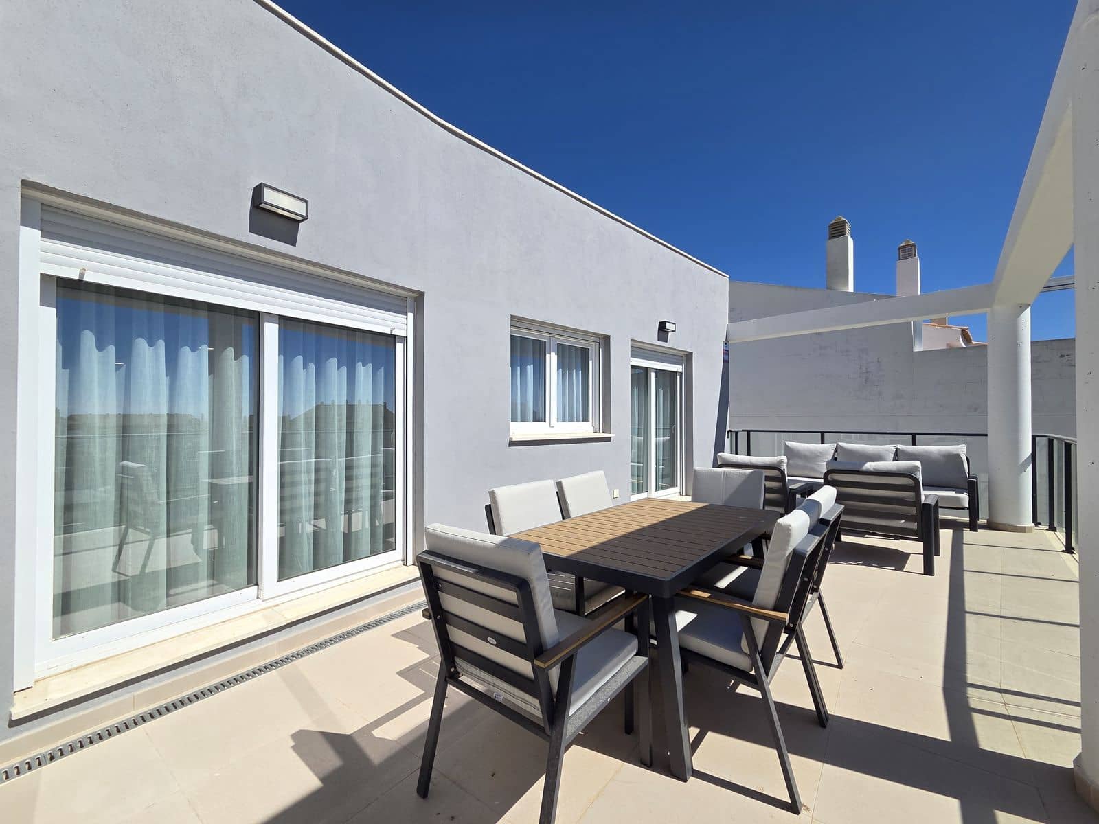 2 soveværelse Penthouse til salg i Manilva med swimmingpool garage - € 475.000 (Ref: 10140274)
