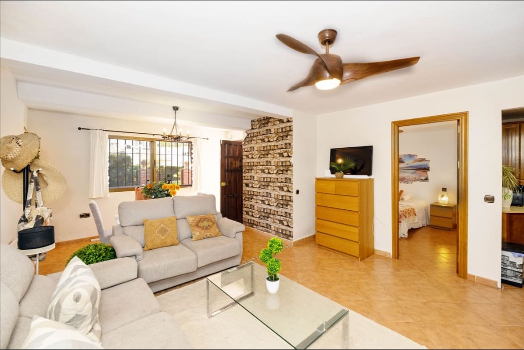 3 Zimmer Haus zu verkaufen in Estepona mit Pool - 459.000 € (Ref: 10147076)