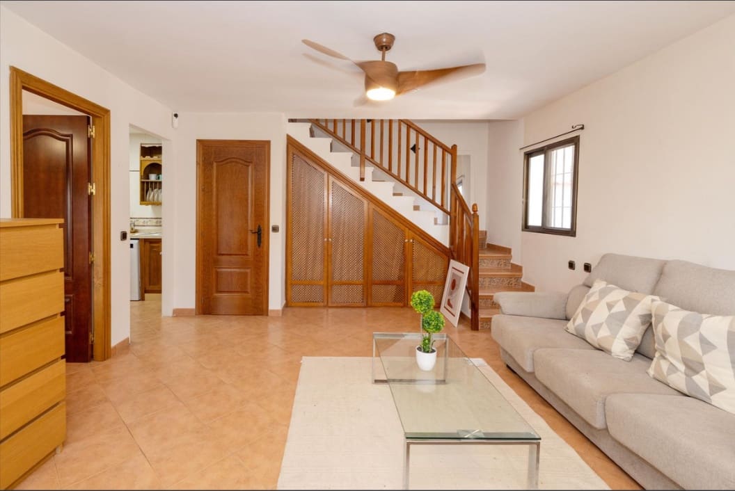 3 Zimmer Haus zu verkaufen in Estepona mit Pool - 459.000 € (Ref: 10147076)
