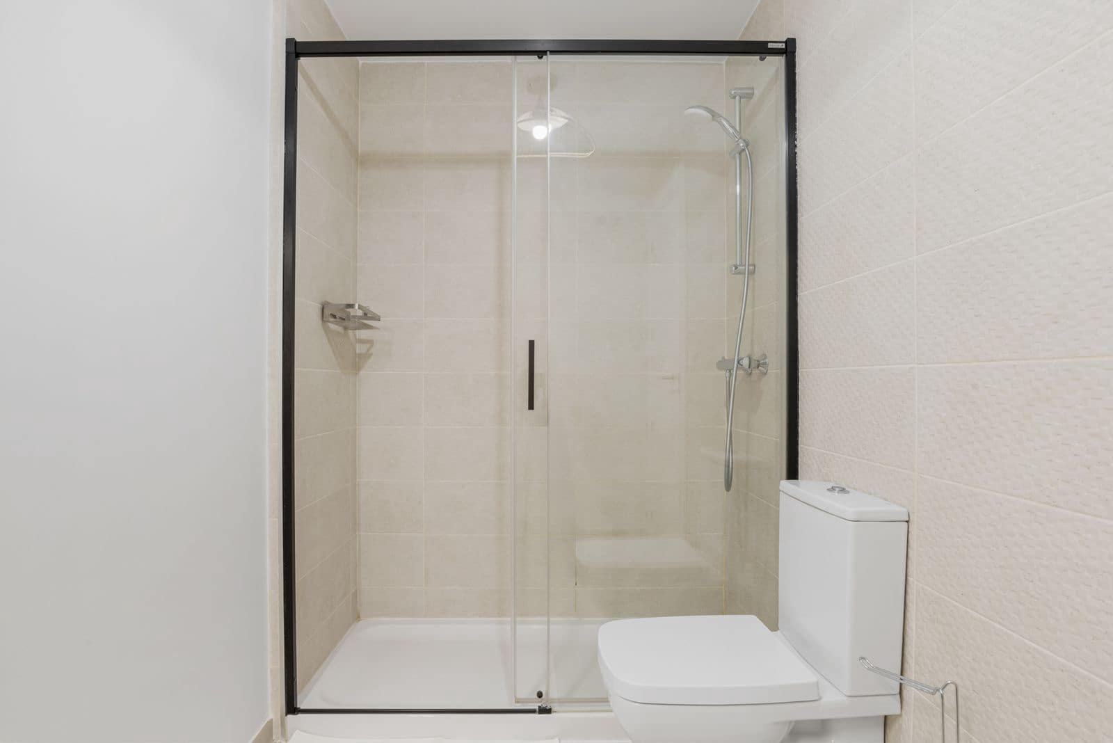 Apartamento de 2 habitaciones en Estepona en venta con piscina garaje - 420.000 € (Ref: 10147086)