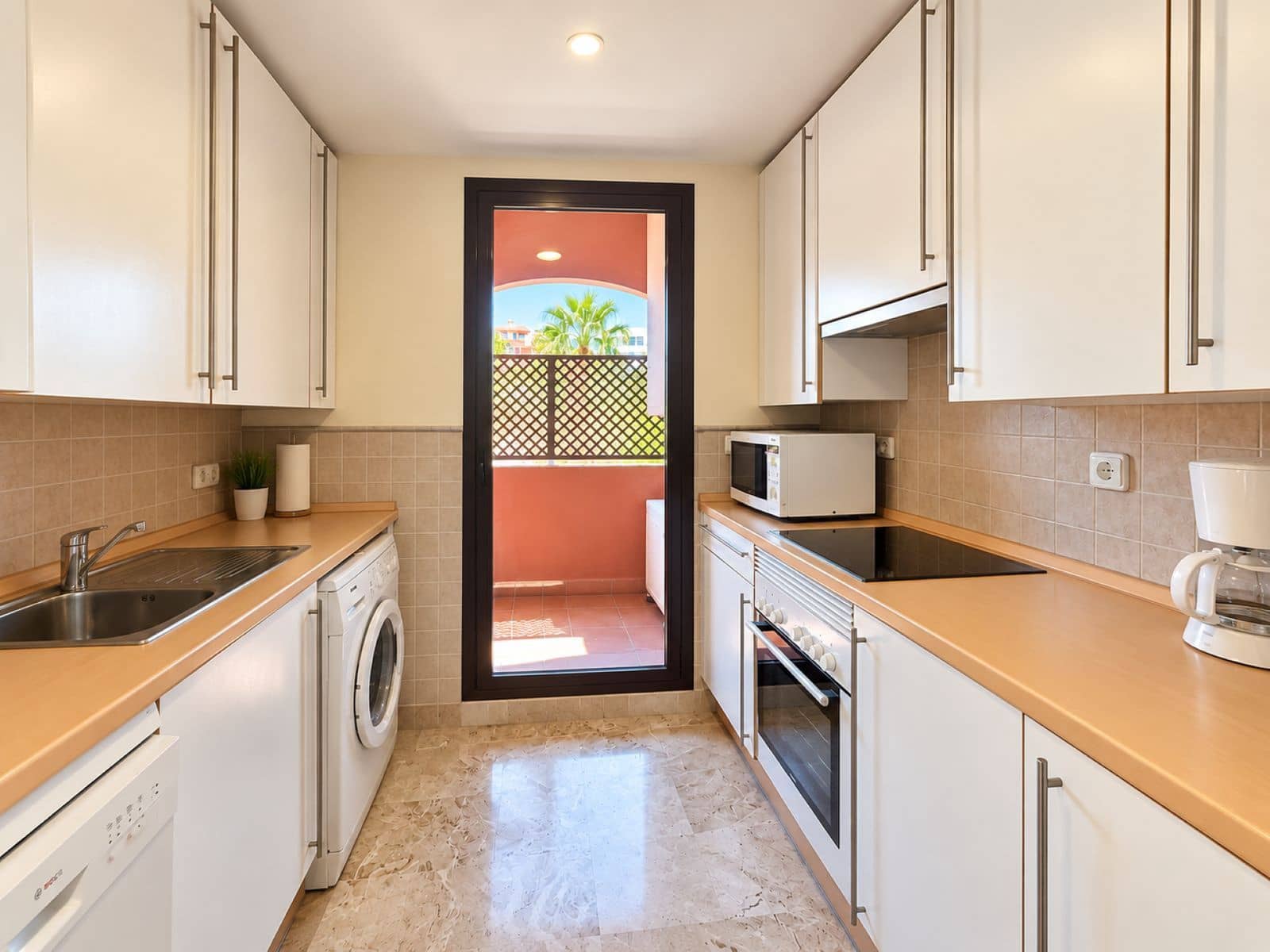 3 slaapkamer Penthouse te koop in Estepona met zwembad garage - € 420.000 (Ref: 10147094)