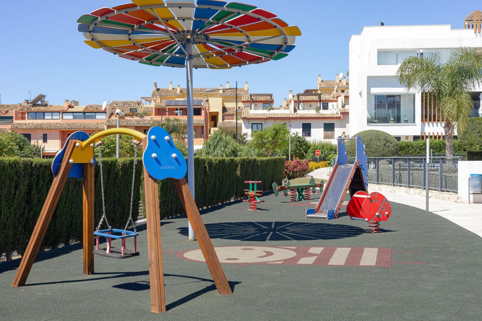 2 makuuhuone Huoneisto myytävänä paikassa Estepona mukana uima-altaan - 535 000 € (Ref: 10148105)