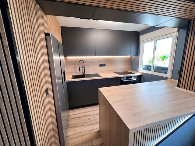 Apartamento de 3 habitaciones en Estepona en venta con piscina - 330.000 € (Ref: 10148110)