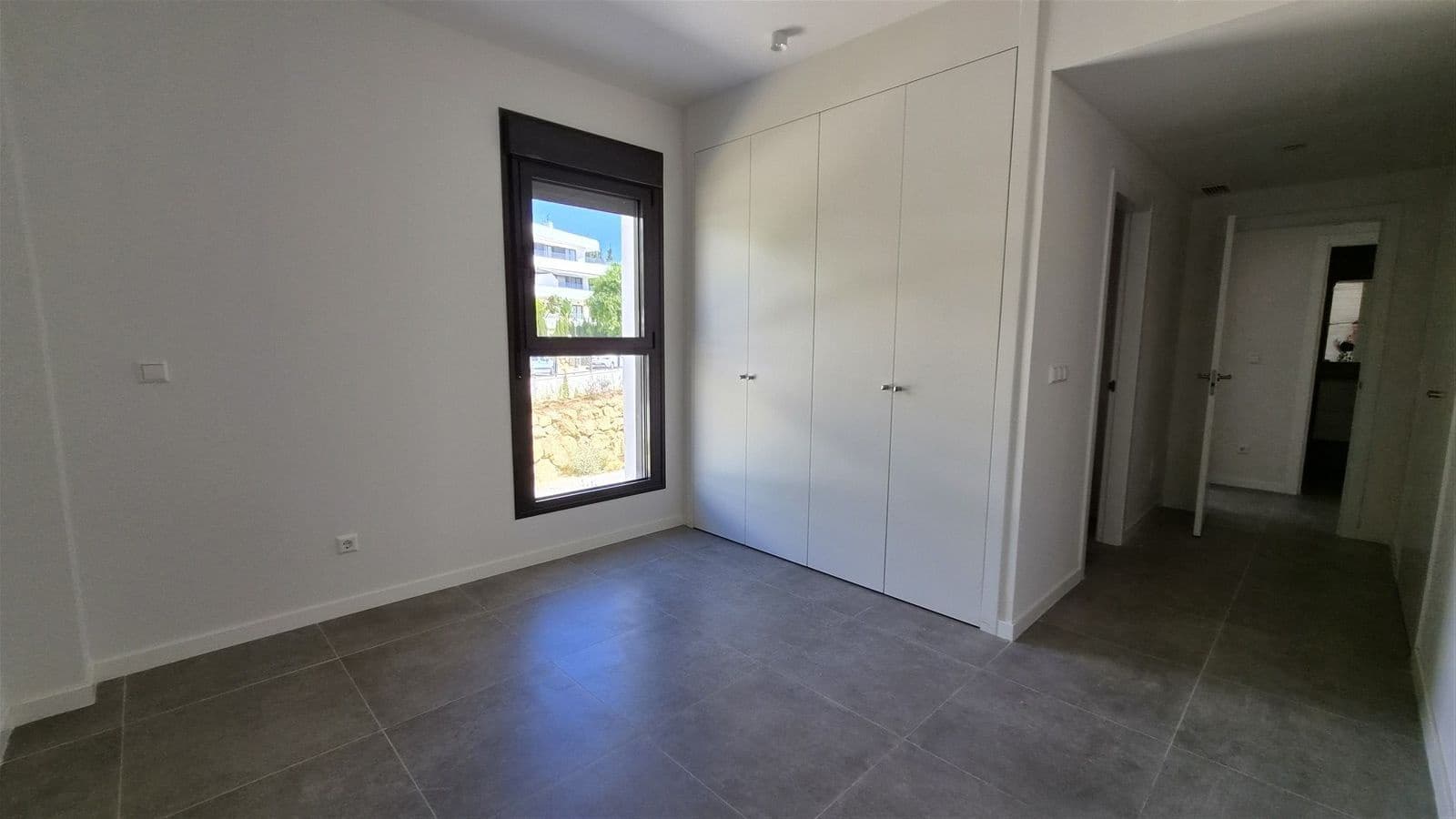 2 slaapkamer Appartement te koop in Estepona met zwembad garage - € 495.000 (Ref: 10148115)