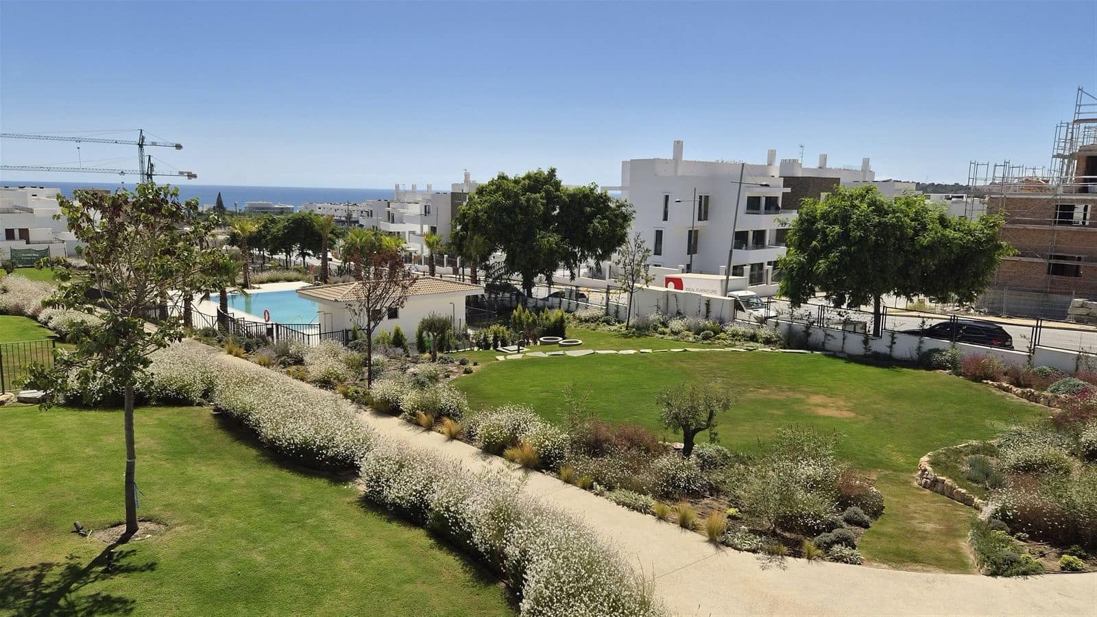 2 slaapkamer Appartement te koop in Estepona met zwembad garage - € 495.000 (Ref: 10148115)
