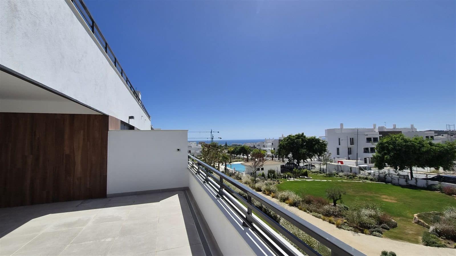 2 slaapkamer Appartement te koop in Estepona met zwembad garage - € 495.000 (Ref: 10148115)