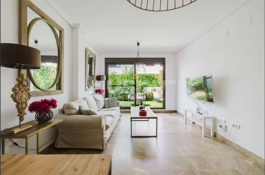 3 quarto Apartamento para venda em Estepona com piscina garagem - 385 000 € (Ref: 10149327)