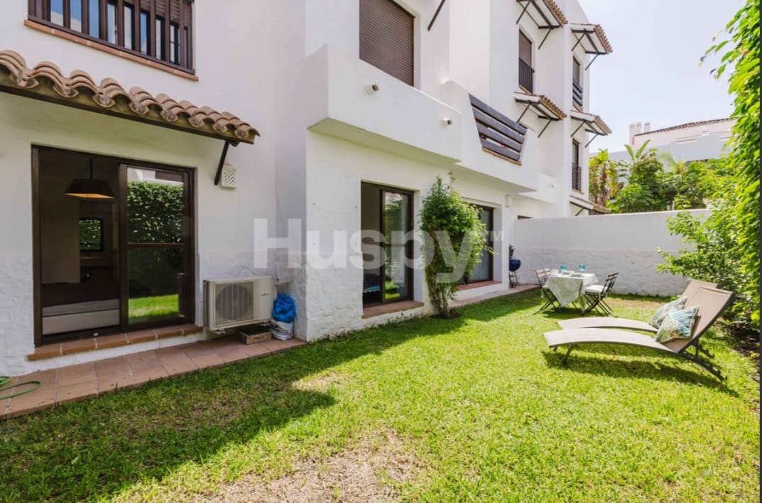3 quarto Apartamento para venda em Estepona com piscina garagem - 385 000 € (Ref: 10149327)
