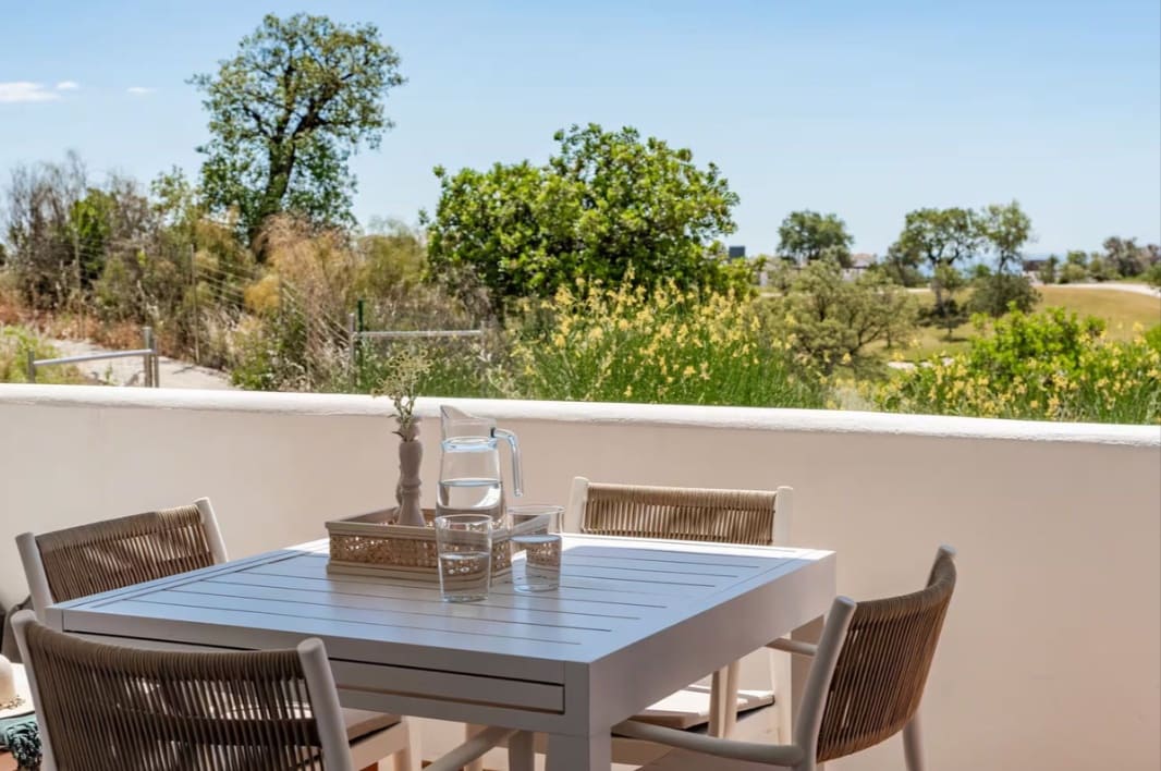 Apartamento de 2 habitaciones en Estepona en venta con piscina garaje - 285.000 € (Ref: 10150111)