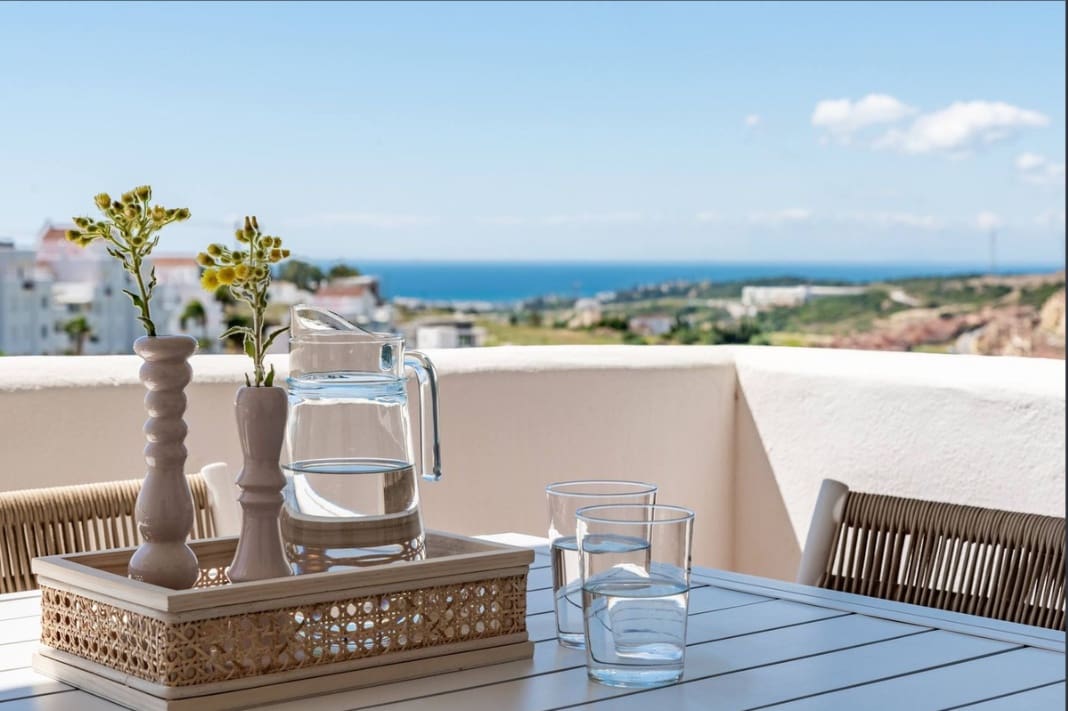 Apartamento de 2 habitaciones en Estepona en venta con piscina garaje - 285.000 € (Ref: 10150111)