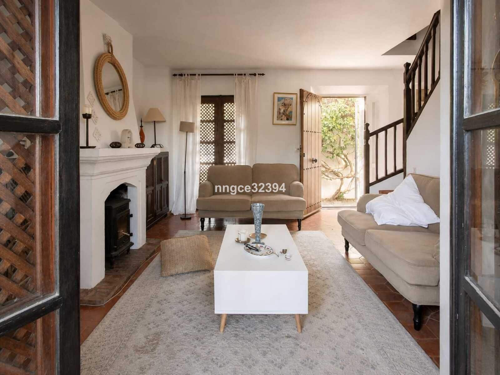 2 makuuhuone Paritalo myytävänä paikassa Nueva Andalucia mukana uima-altaan - 499 000 € (Ref: 10153900)