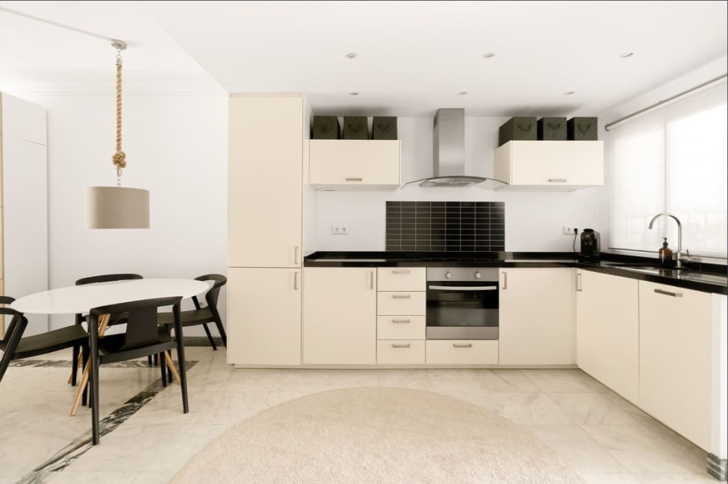 2 bedroom Apartment for sale in Nueva Andalucia with pool garage - € 489,000 (Ref: 10153943)