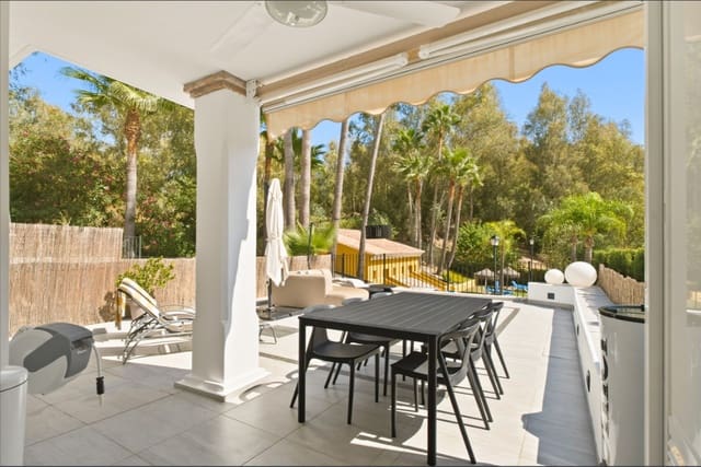 2 bedroom Apartment for sale in Nueva Andalucía Centro, Marbella with pool garage - € 489,000 (Ref: 10153943)