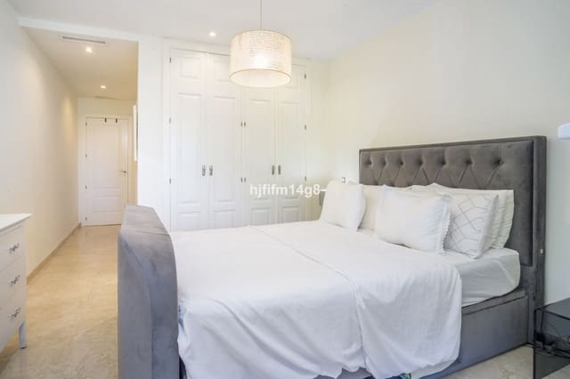 2 bedroom Apartment for sale in Nueva Andalucía Centro, Marbella with pool garage - € 495,000 (Ref: 10153945)