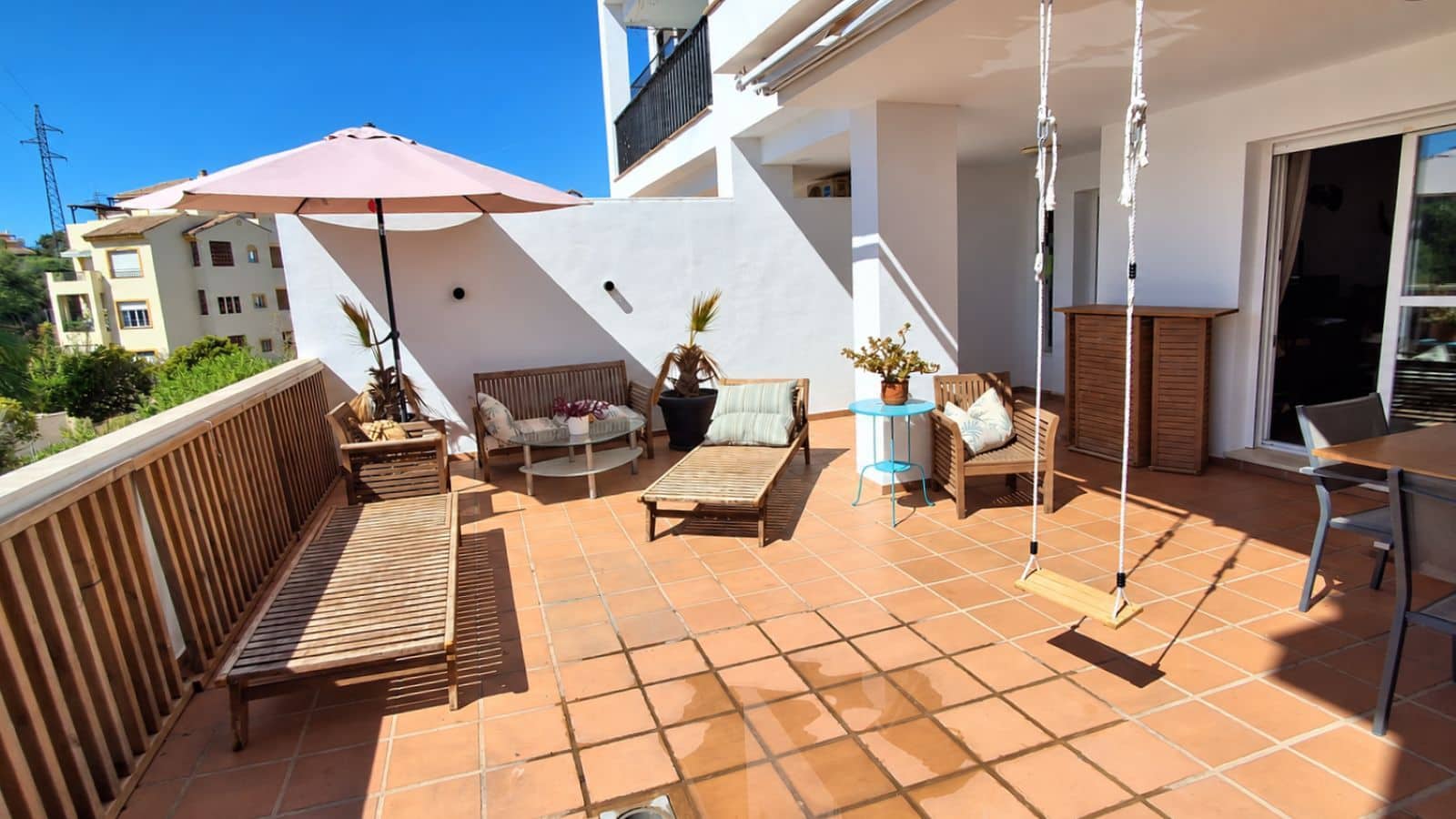 2 bedroom Apartment for sale in Miraflores de la Sierra with pool garage - € 389,000 (Ref: 10153980)