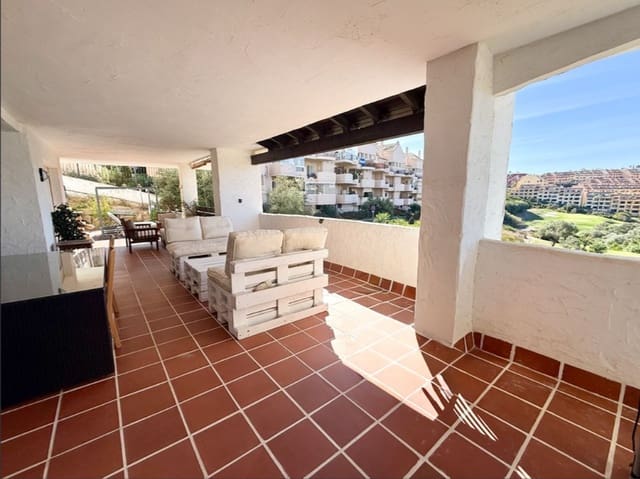 2 chambre Appartement à vendre à La Duquesa / Puerto de la Duquesa, Manilva avec garage - 350 000 € (Ref: 10153998)