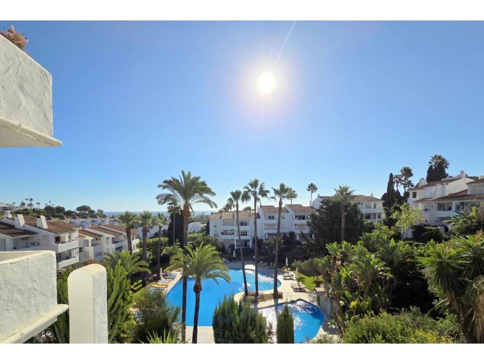 3 sypialnia Apartament na sprzedaż w La Duquesa / Puerto de la Duquesa z basenem - 315 000 € (Ref: 10154002)