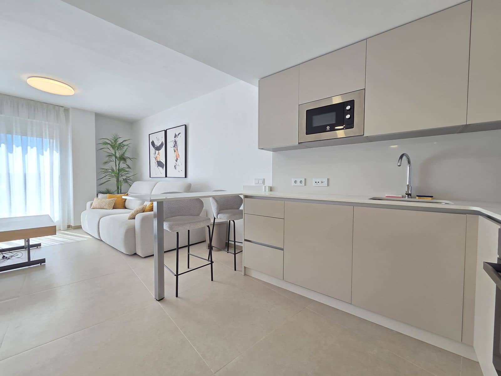 2 soverom Penthouse til salgs i Manilva med svømmebasseng garasje - € 475 000 (Ref: 10154003)