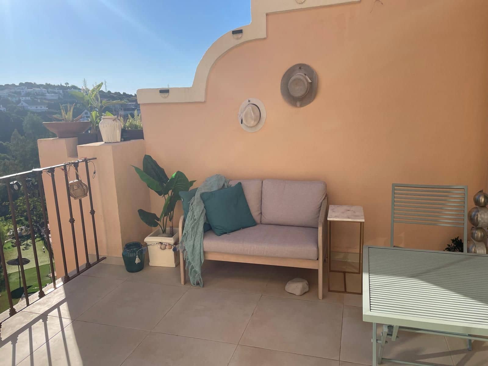 2 soverom Penthouse til salgs i Estepona med svømmebasseng garasje - € 329 000 (Ref: 10154049)
