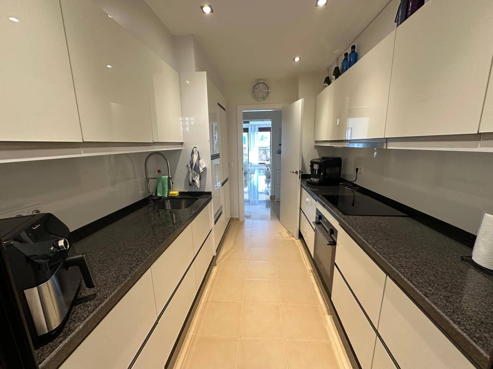 2 soverom Penthouse til salgs i Estepona med svømmebasseng garasje - € 329 000 (Ref: 10154049)