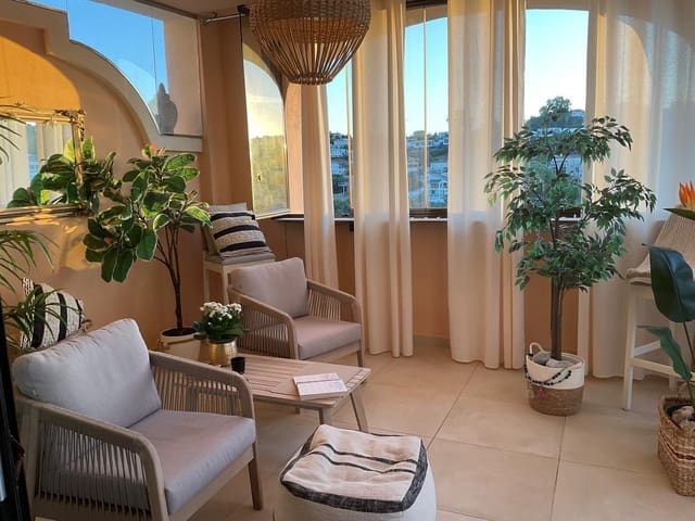 2 quarto Penthouse para venda em Estepona com piscina garagem - 329 000 € (Ref: 10154049)