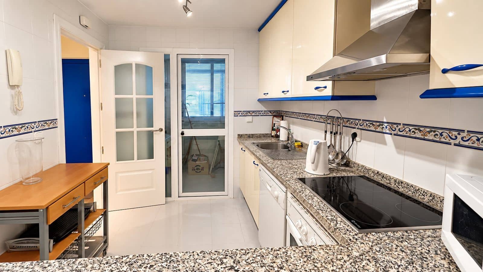 2 sypialnia Apartament na sprzedaż w La Duquesa / Puerto de la Duquesa z basenem garażem - 299 950 € (Ref: 10154054)