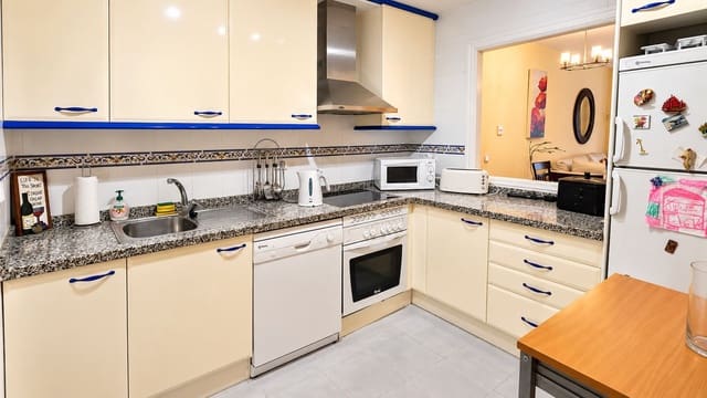 2 sypialnia Apartament na sprzedaż w La Duquesa / Puerto de la Duquesa, Manilva z basenem garażem - 299 950 € (Ref: 10154054)