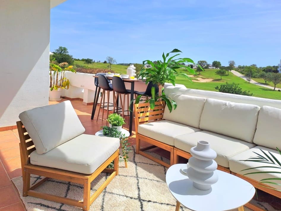 Apartamento de 2 habitaciones en Estepona en venta con piscina garaje - 319.500 € (Ref: 10156764)
