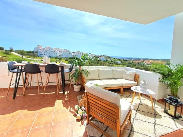 Apartamento de 2 habitaciones en Estepona en venta con piscina garaje - 319.500 € (Ref: 10156764)