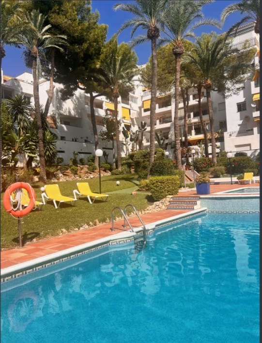 2 soveværelse Lejlighed til leje i Estepona med swimmingpool garage - € 2.000 (Ref: 10158520)