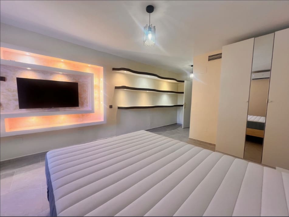 2 soveværelse Lejlighed til leje i Estepona med swimmingpool garage - € 2.000 (Ref: 10158520)