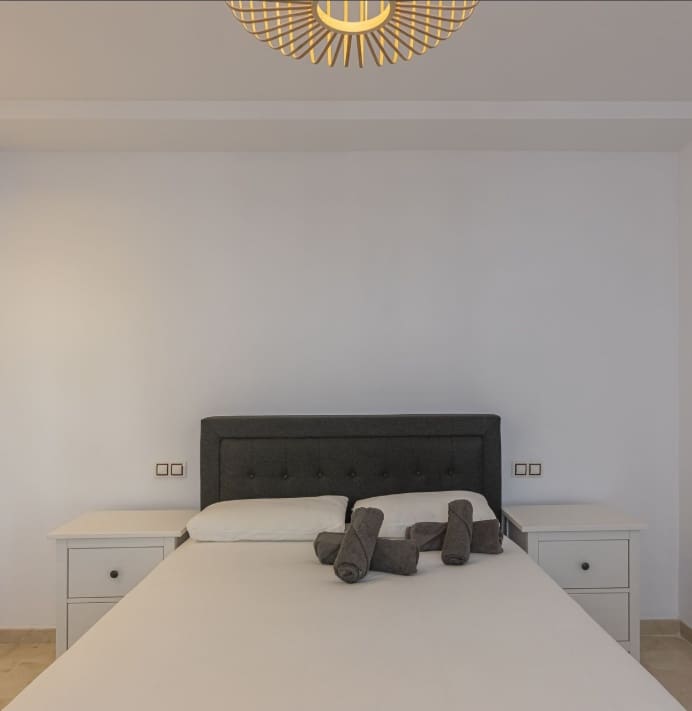 Appartement de 2 chambres à louer à Nueva Andalucia avec piscine - 2 500 € (Ref: 10158522)
