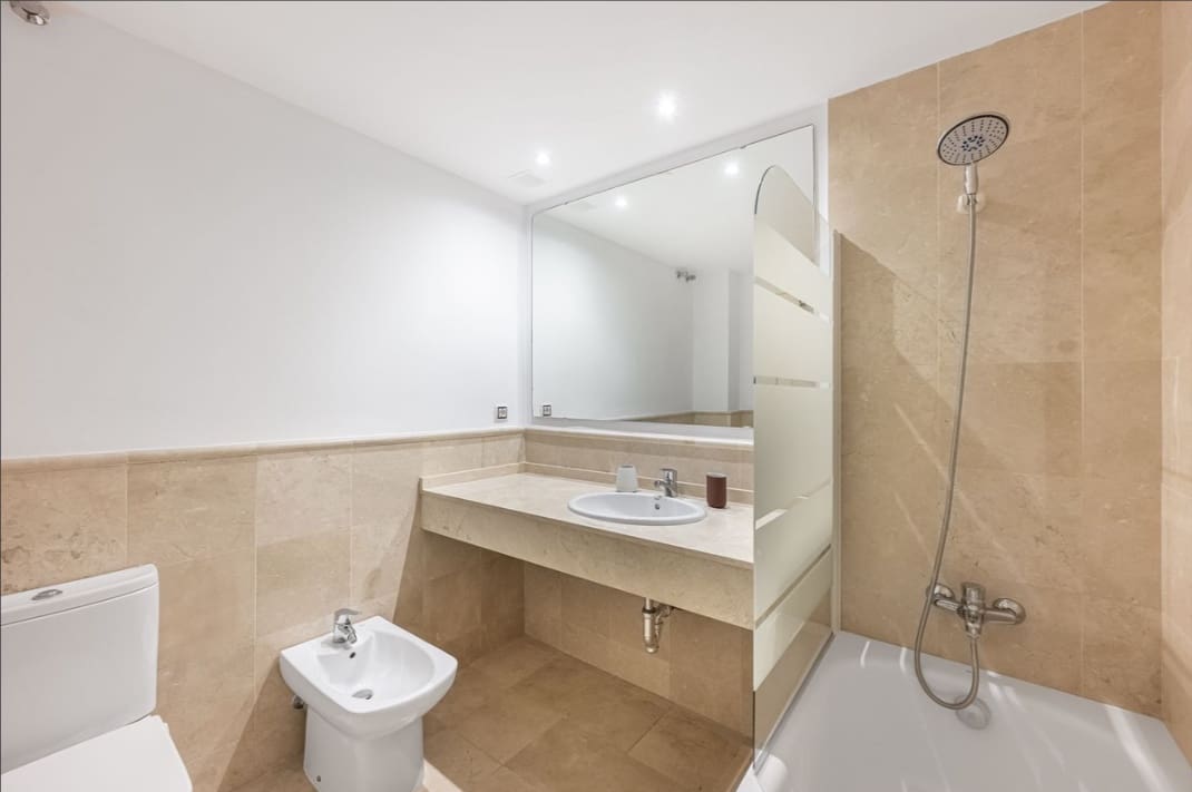 Appartement de 2 chambres à louer à Nueva Andalucia avec piscine - 2 500 € (Ref: 10158522)