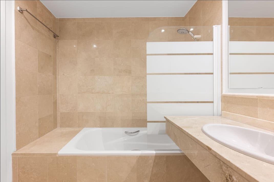 Appartement de 2 chambres à louer à Nueva Andalucia avec piscine - 2 500 € (Ref: 10158522)