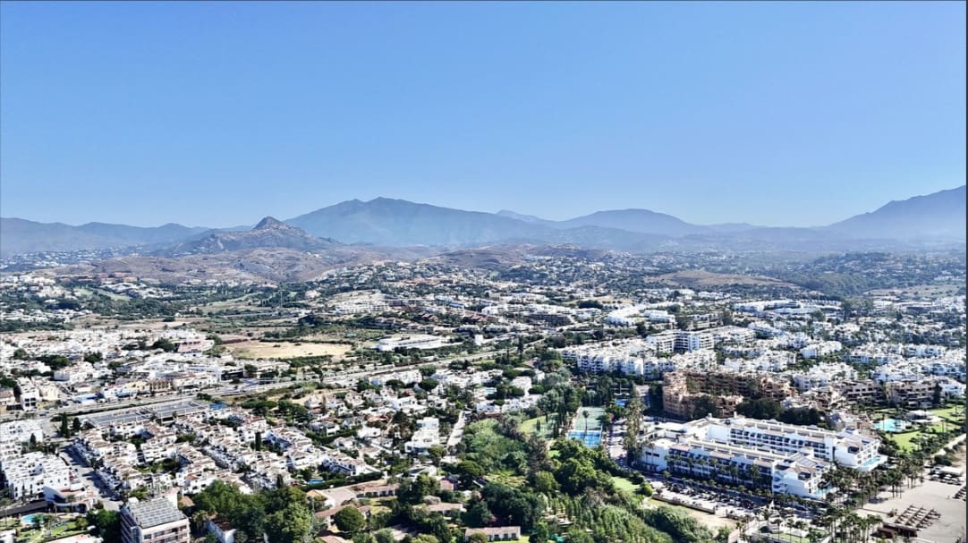 3 soveværelse Lejlighed til leje i Estepona med swimmingpool - € 2.800 (Ref: 10158523)