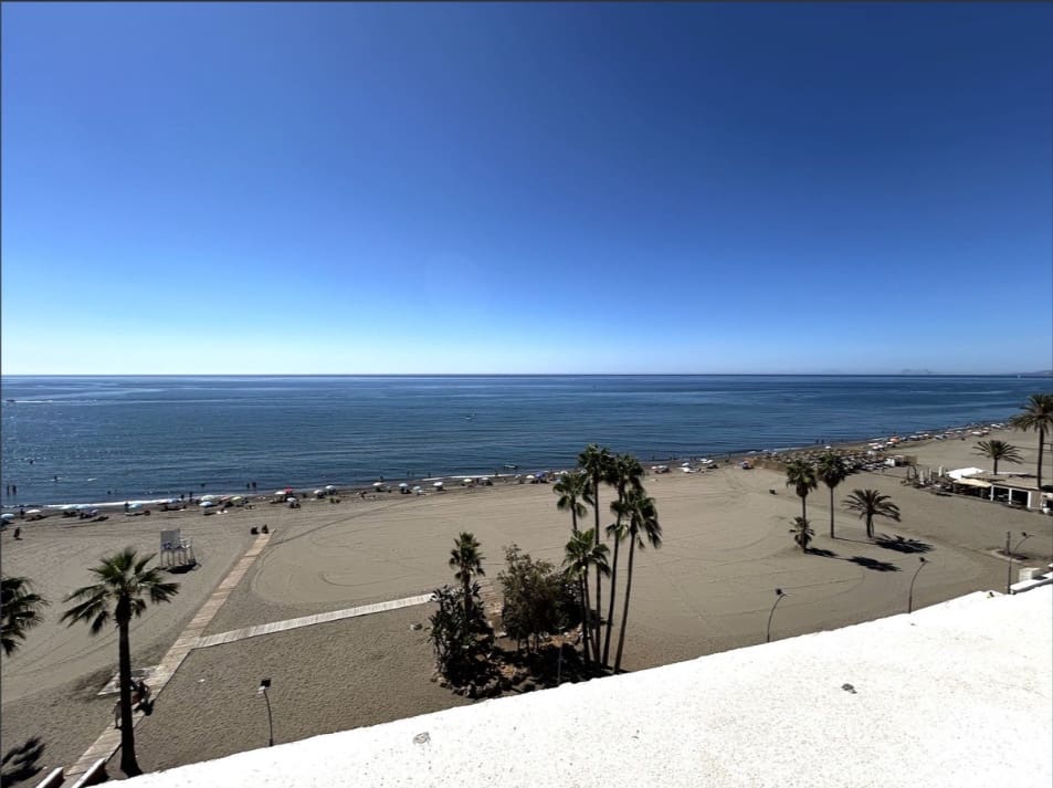 Apartamento de 1 habitación en Estepona en alquiler - 1.300 € (Ref: 10158524)
