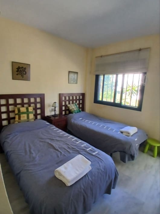 3 bedroom Townhouse for rent in Estepona with pool - € 2,500 (Ref: 10158526)