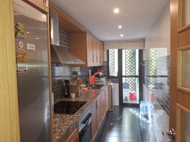 2 chambre Appartement à vendre à Selwo, Estepona avec piscine garage - 375 000 € (Ref: 10159656)