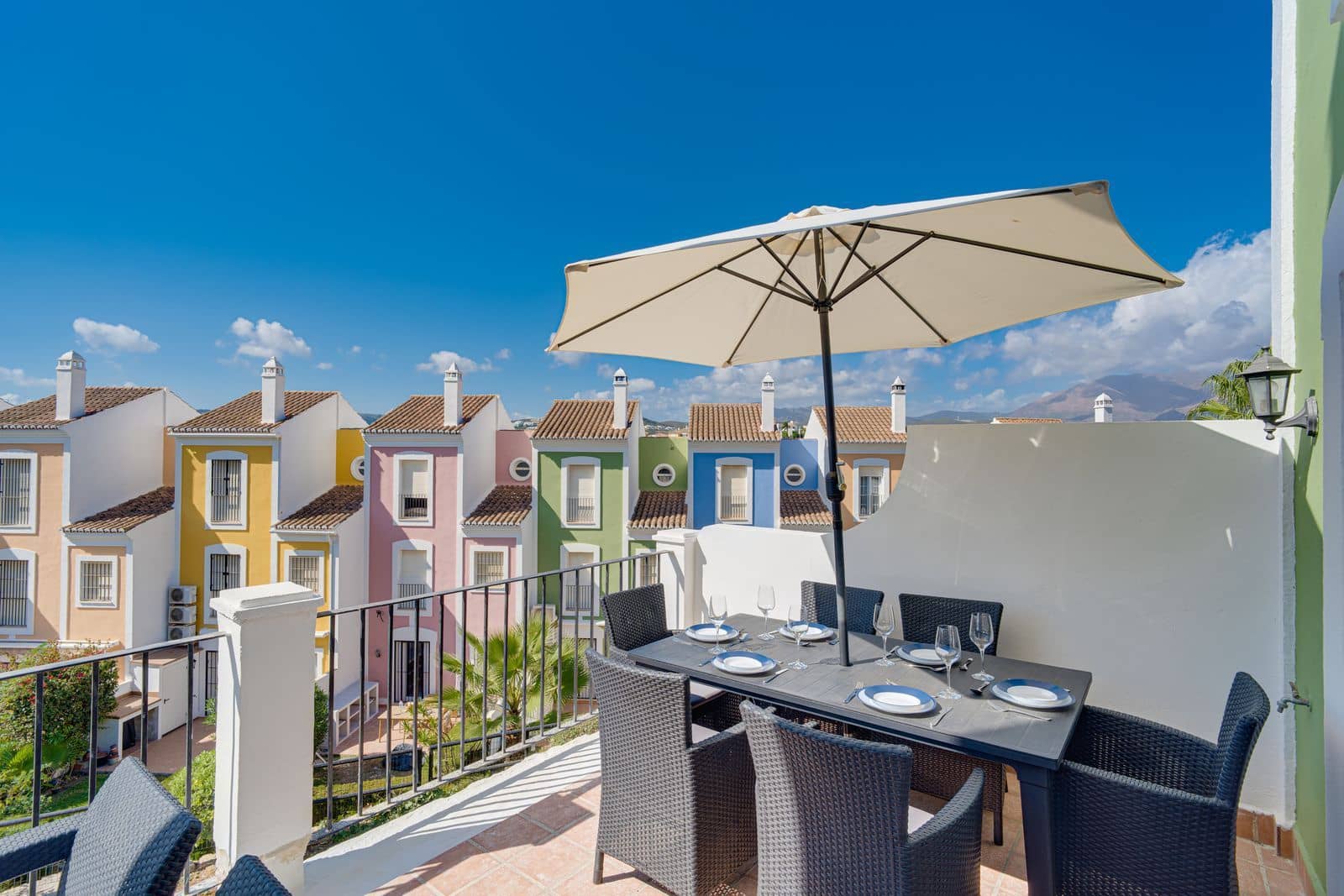 3 bedroom Townhouse for sale in Casares with pool garage - € 295,000 (Ref: 10159662)