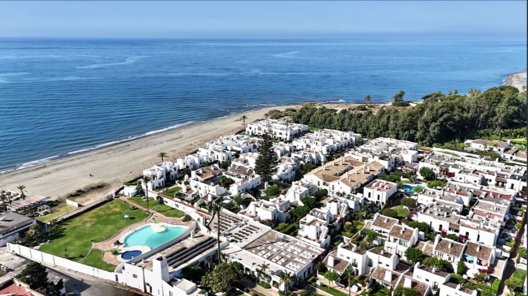 3 soveværelse Lejlighed til leje i Estepona med swimmingpool - € 2.800 (Ref: 10161941)