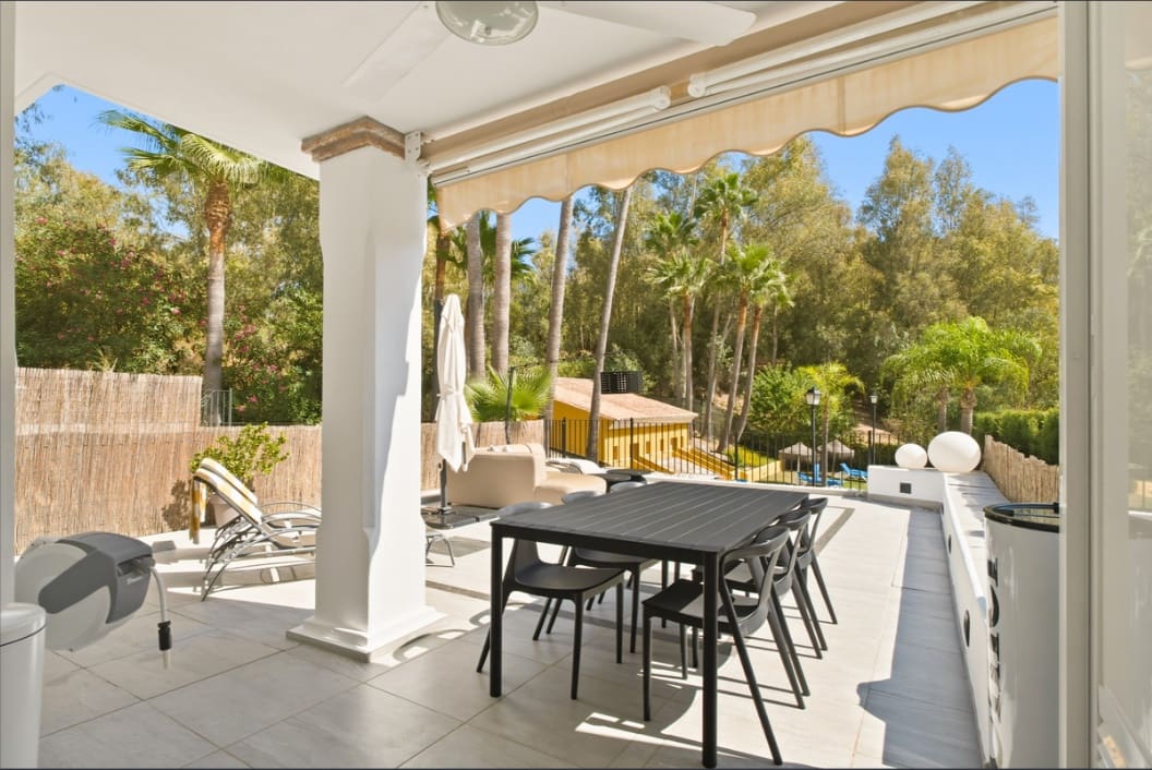 2 chambre Appartement à vendre à Nueva Andalucia avec piscine garage - 489 000 € (Ref: 10162463)