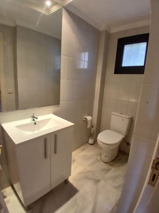 3 bedroom Townhouse for rent in Estepona with pool - € 2,500 (Ref: 10162484)