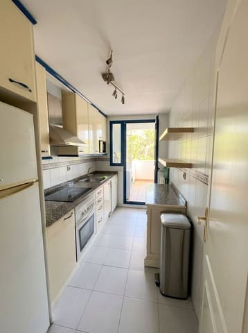 2 makuuhuone Huoneisto myytävänä paikassa La Duquesa / Puerto de la Duquesa, Manilva mukana uima-altaan 
autotalli - 295 000 € (Ref: 10163485)