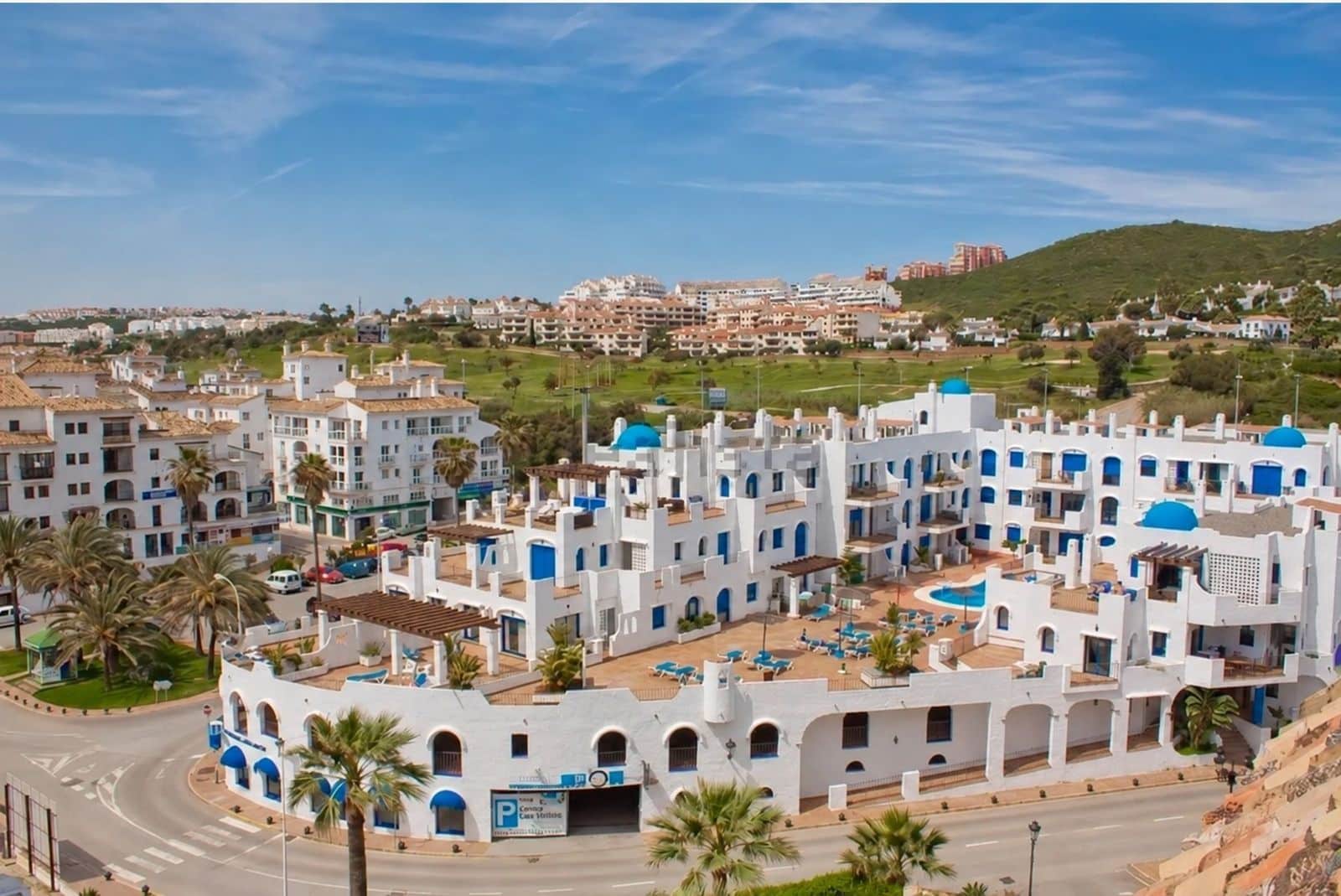 2 bedroom Apartment for sale in La Duquesa / Puerto de la Duquesa with pool garage - € 295,000 (Ref: 10163485)