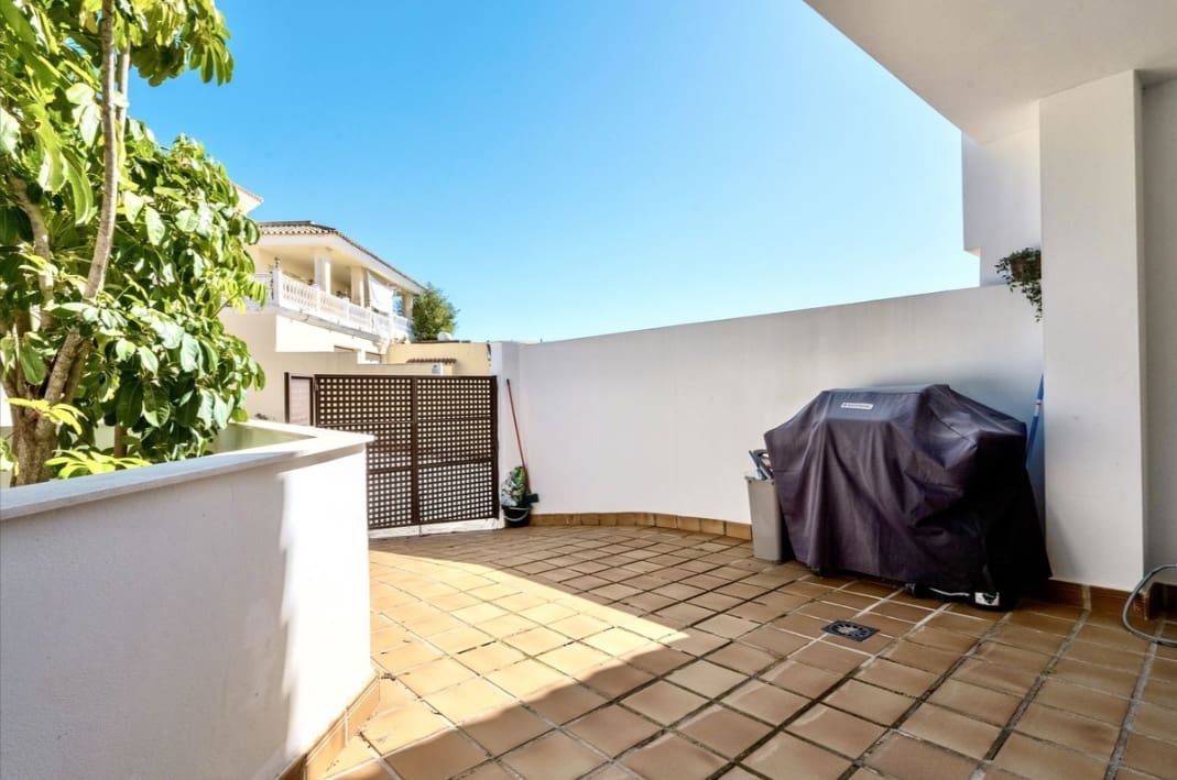 4 sovrum Lägenhet att hyra i Riviera del Sol med pool - 3 200 € (Ref: 10164976)