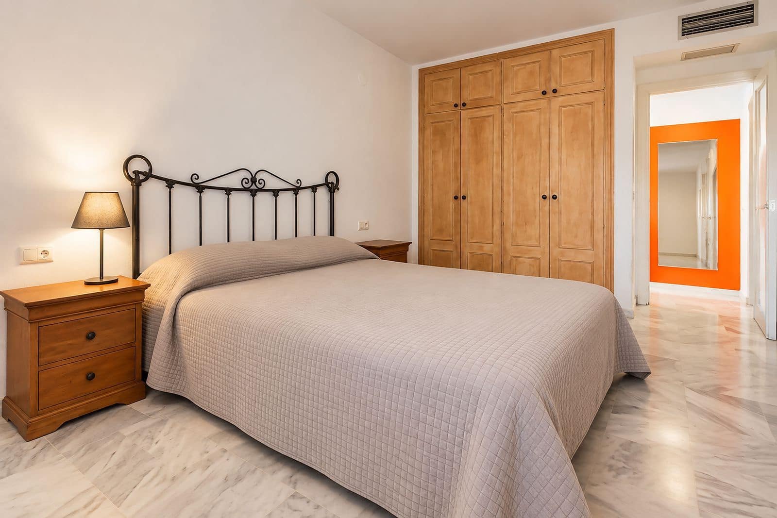 Apartamento de 3 habitaciones en Nueva Andalucia en venta con piscina garaje - 495.000 € (Ref: 10166641)