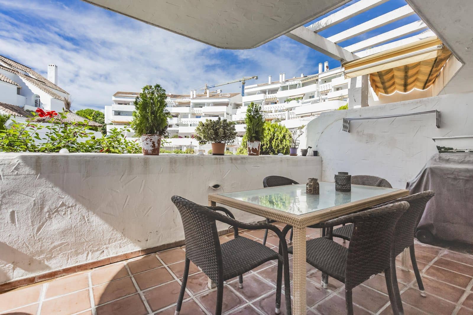 Apartamento de 3 habitaciones en Nueva Andalucia en venta con piscina garaje - 495.000 € (Ref: 10166641)