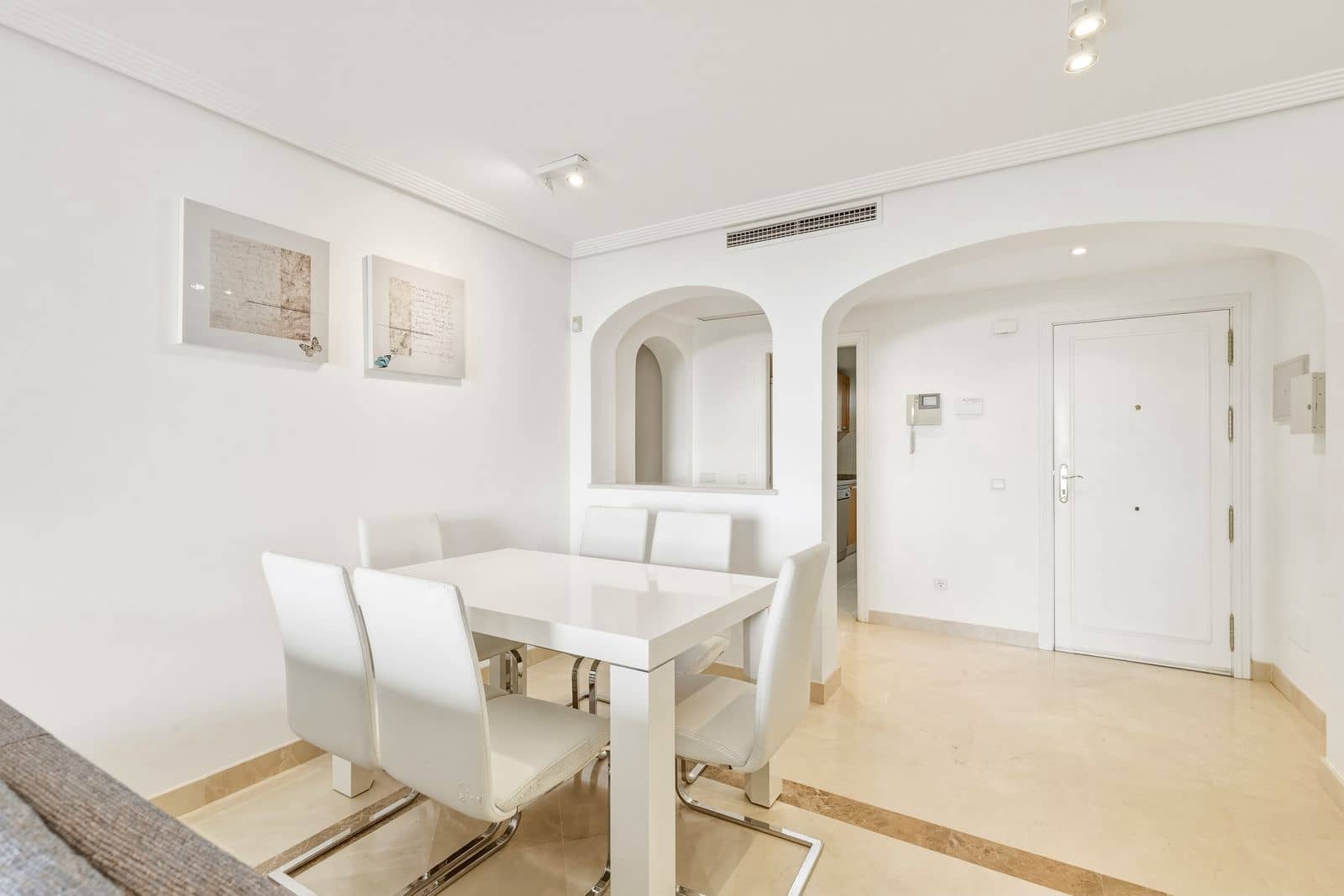 2 sypialnia Apartament na sprzedaż w Benahavis z basenem garażem - 450 000 € (Ref: 10167262)