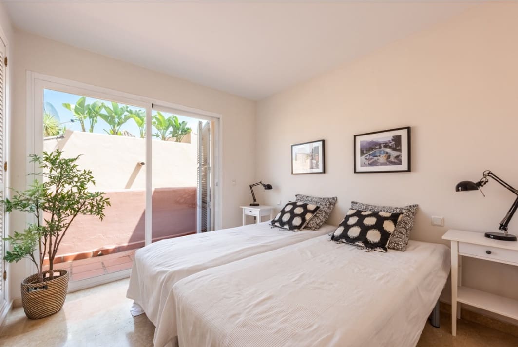 4 Zimmer Doppelhaus zu verkaufen in Nueva Andalucia mit Pool Garage - 495.000 € (Ref: 10167346)