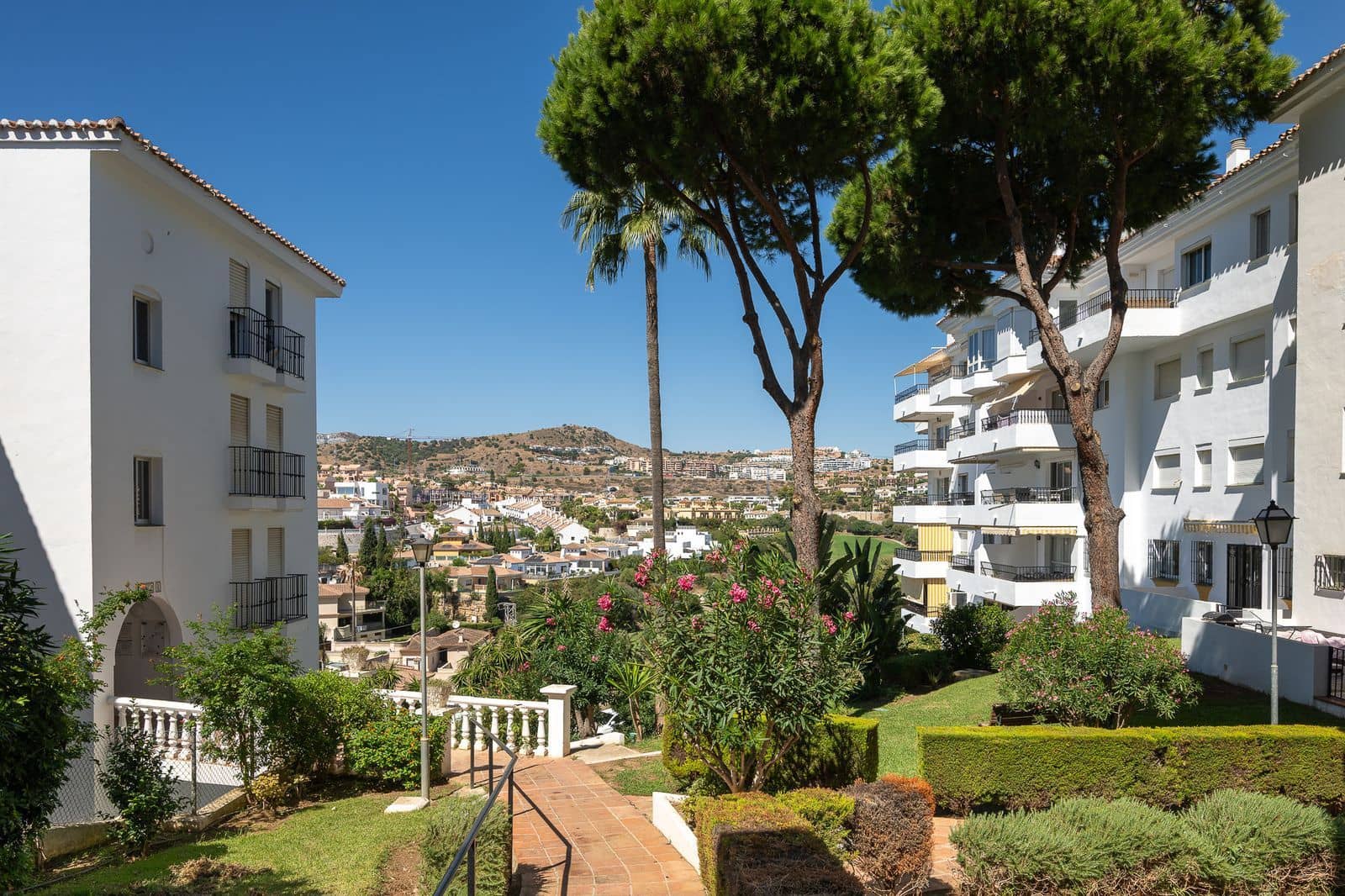 3 bedroom Apartment for sale in Riviera del Sol with pool garage - € 425,000 (Ref: 10167348)
